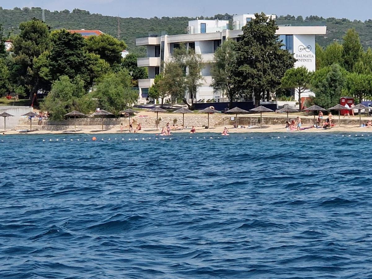 Apartments Dalmatia Infinity ビビニェ エクステリア 写真