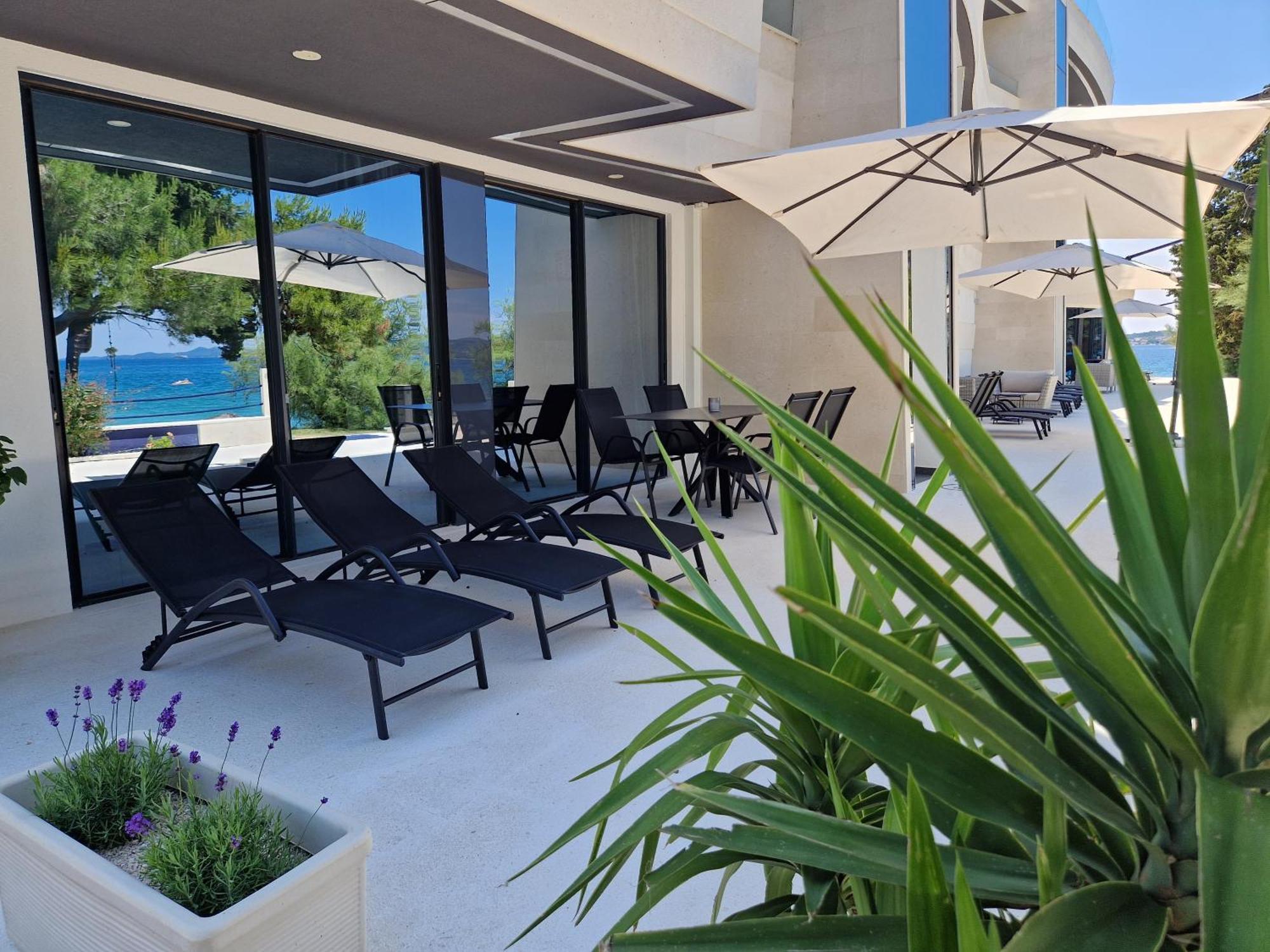 Apartments Dalmatia Infinity ビビニェ 部屋 写真