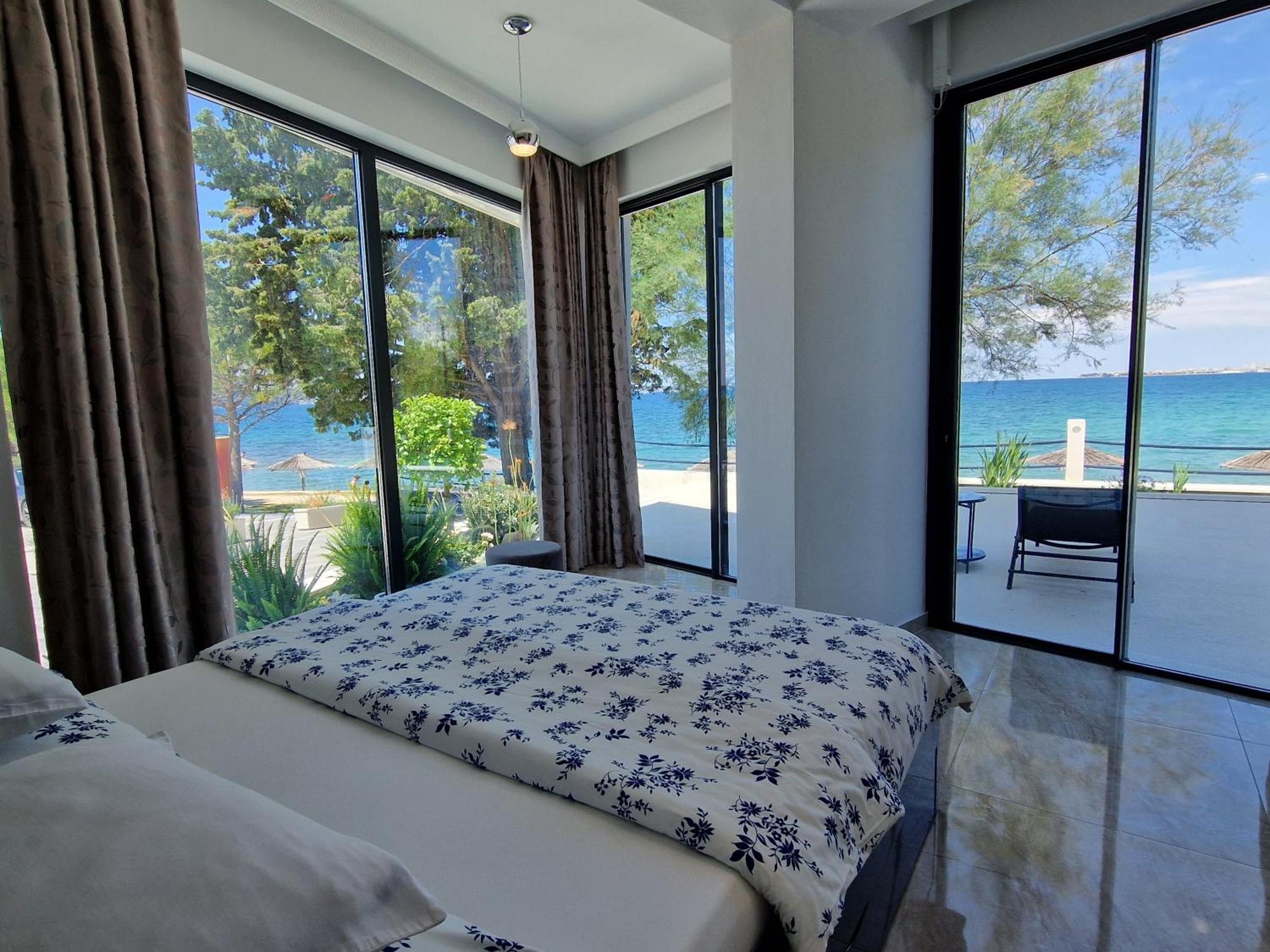 Apartments Dalmatia Infinity ビビニェ 部屋 写真