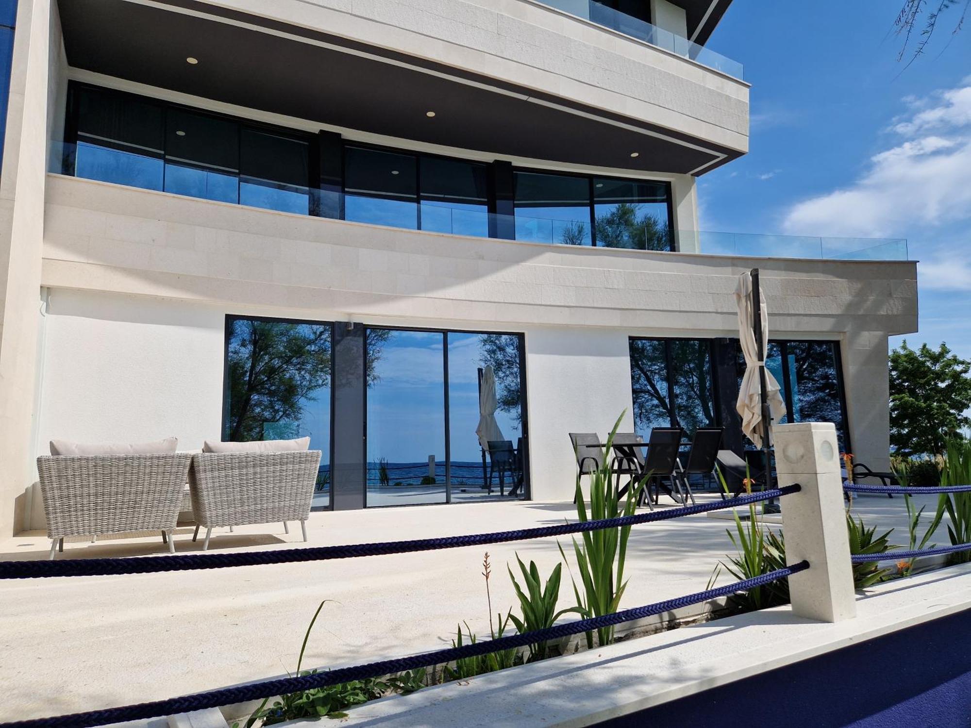 Apartments Dalmatia Infinity ビビニェ 部屋 写真