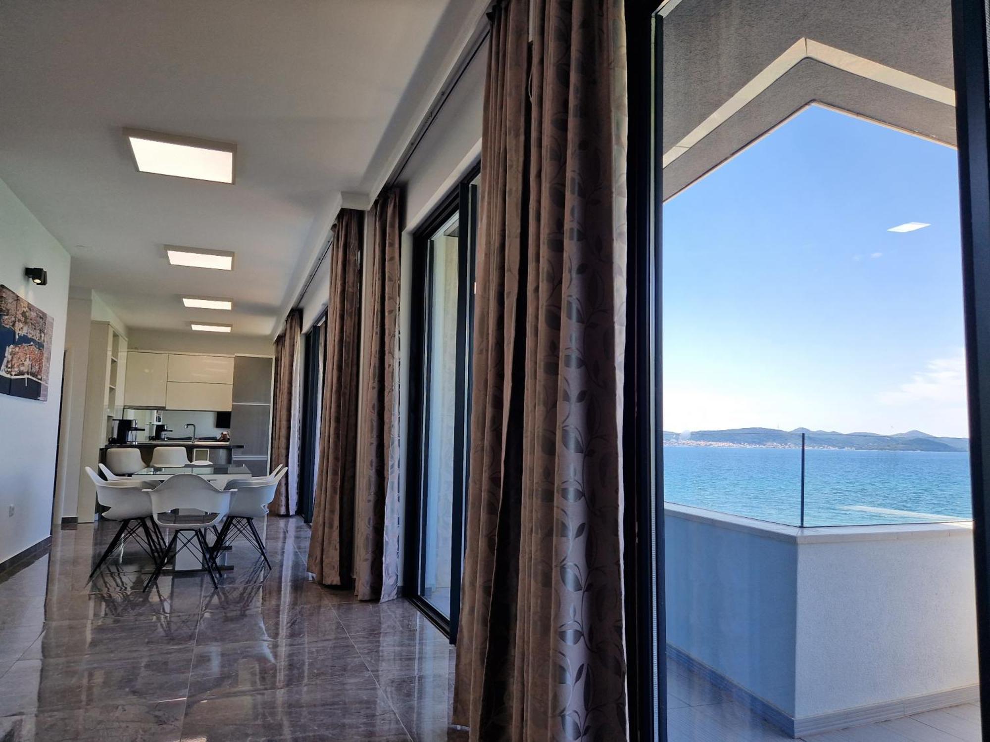 Apartments Dalmatia Infinity ビビニェ 部屋 写真