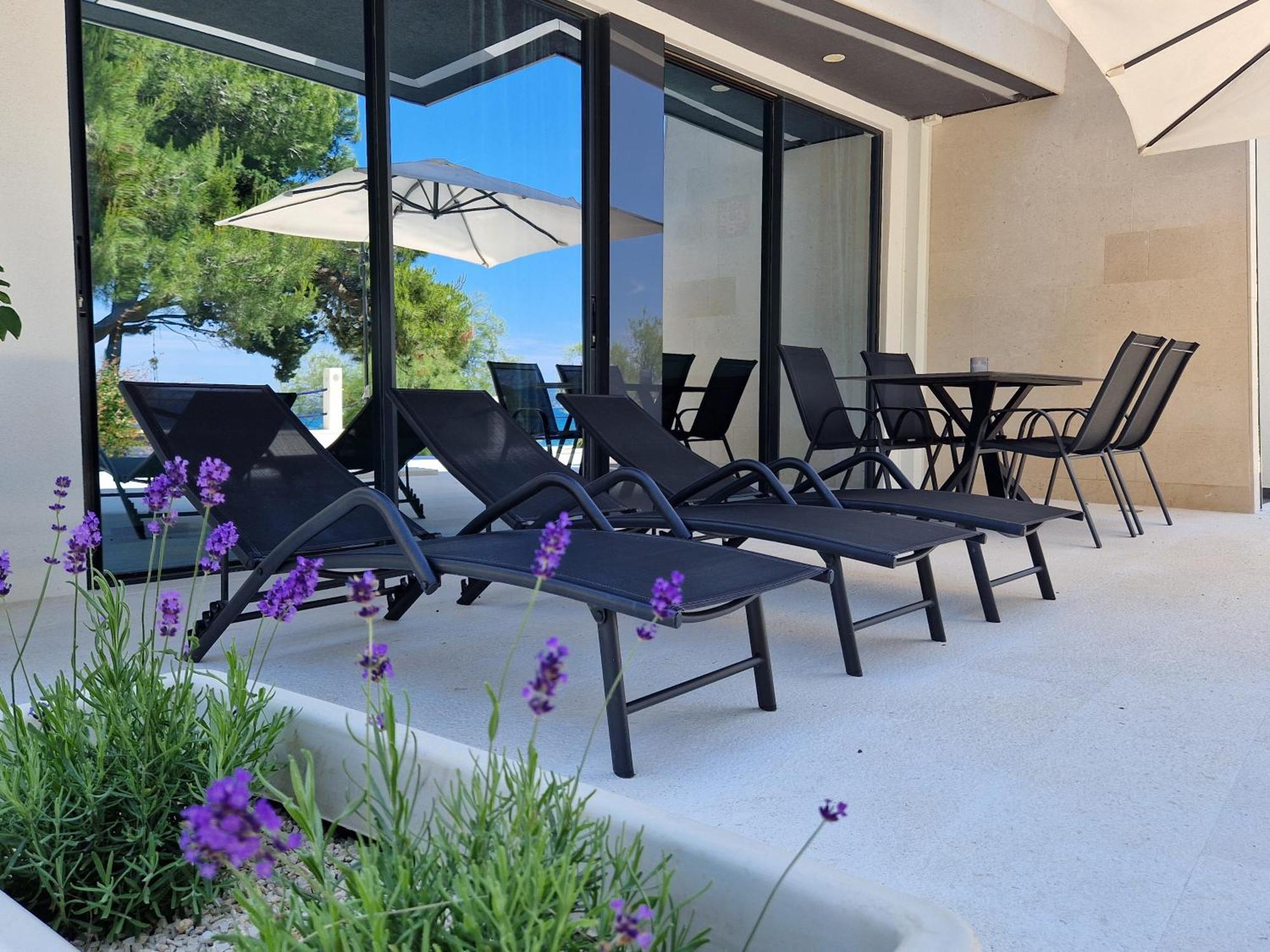 Apartments Dalmatia Infinity ビビニェ 部屋 写真