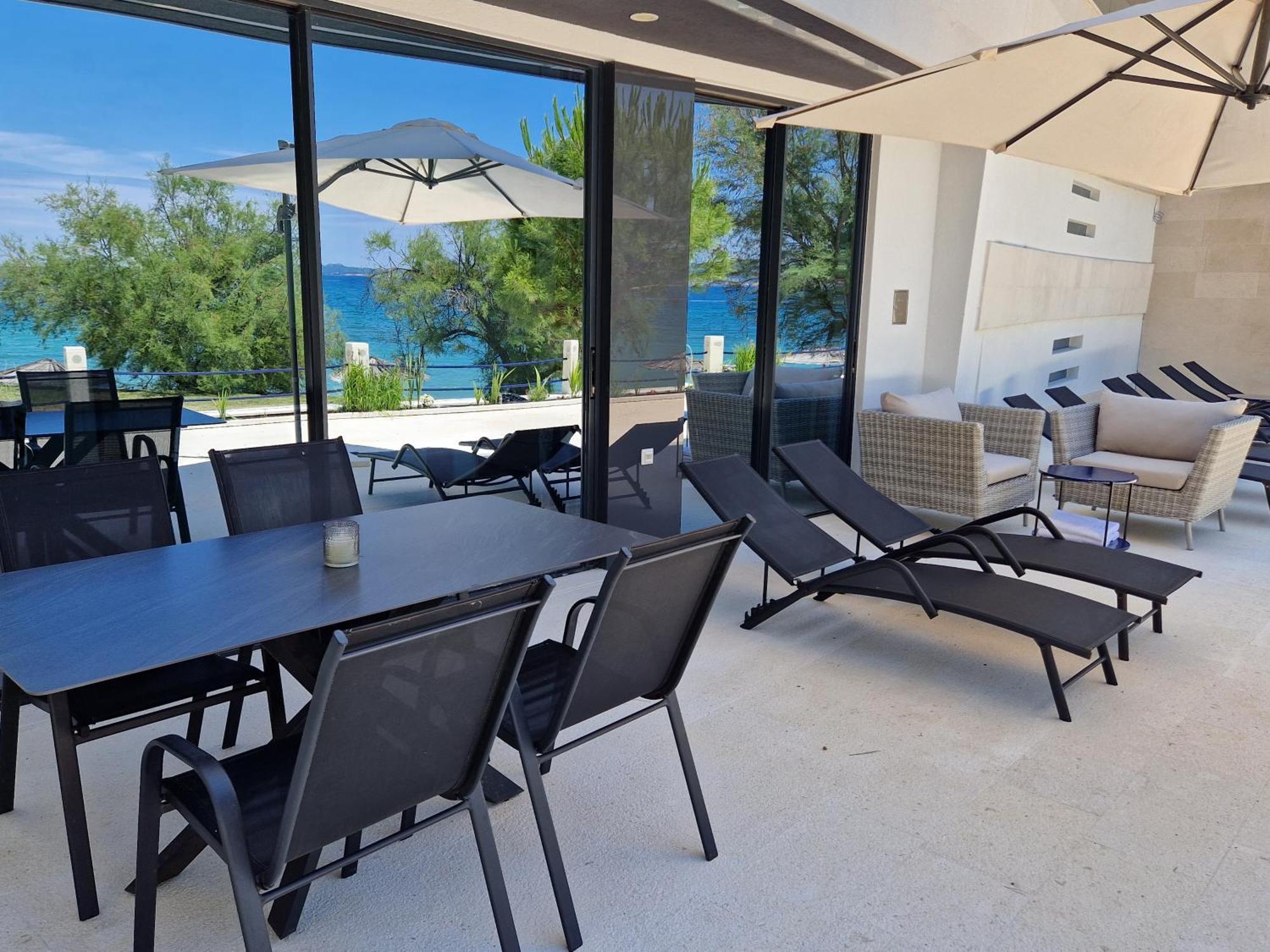 Apartments Dalmatia Infinity ビビニェ 部屋 写真