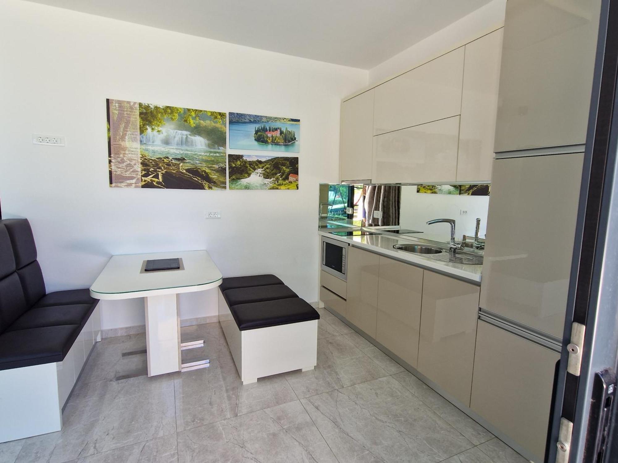Apartments Dalmatia Infinity ビビニェ 部屋 写真