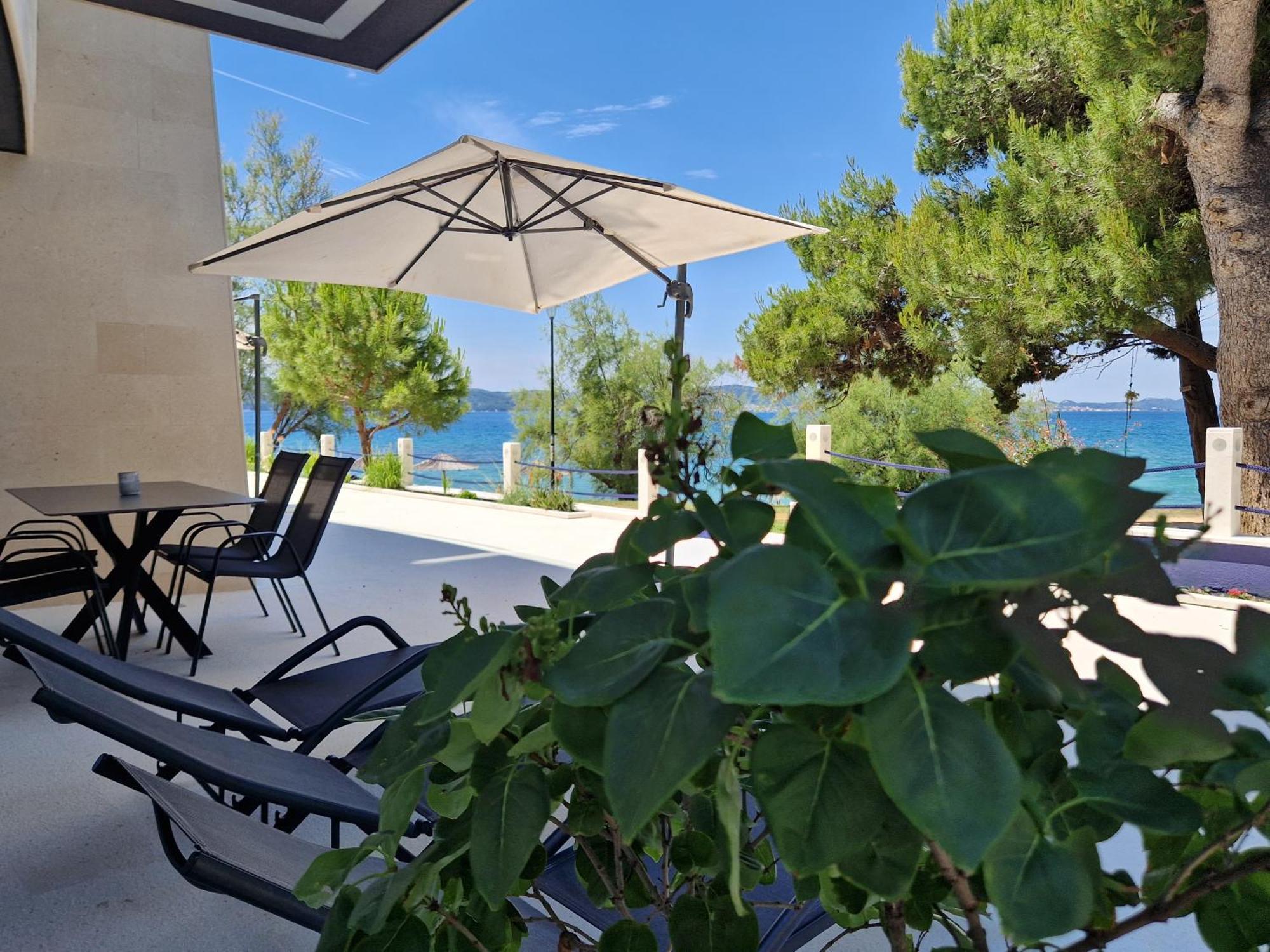 Apartments Dalmatia Infinity ビビニェ 部屋 写真