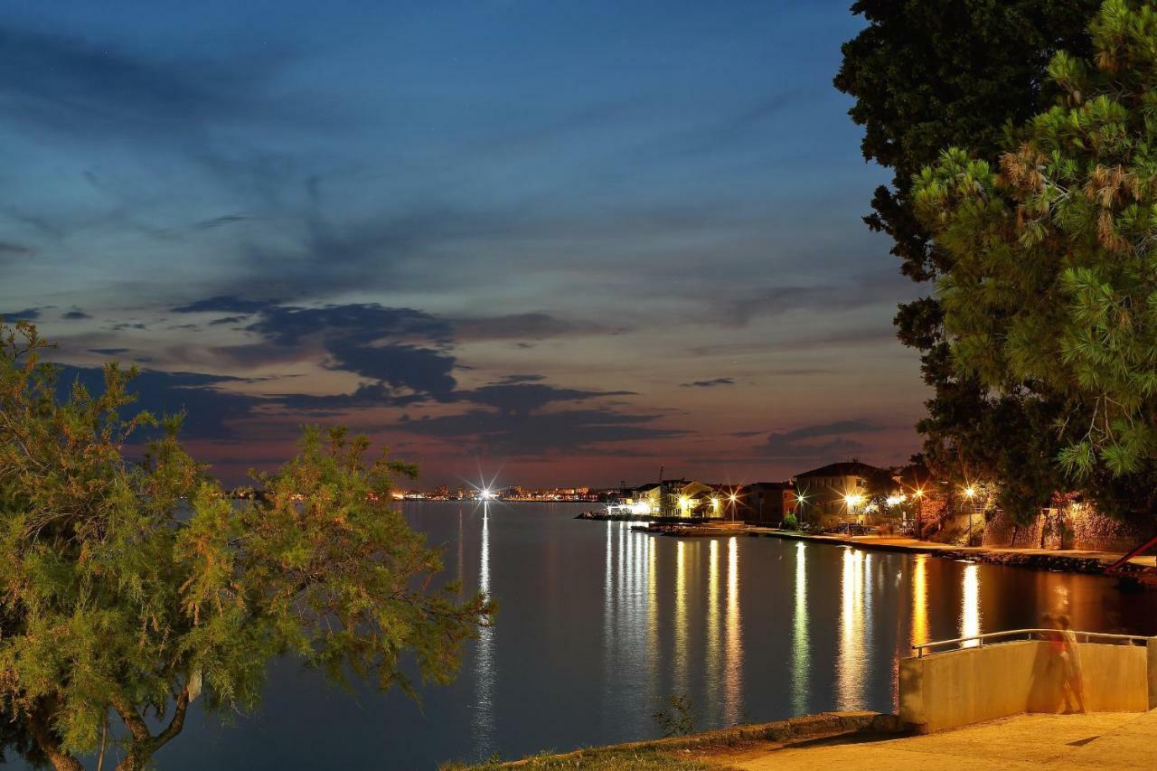 Apartments Dalmatia Infinity ビビニェ エクステリア 写真